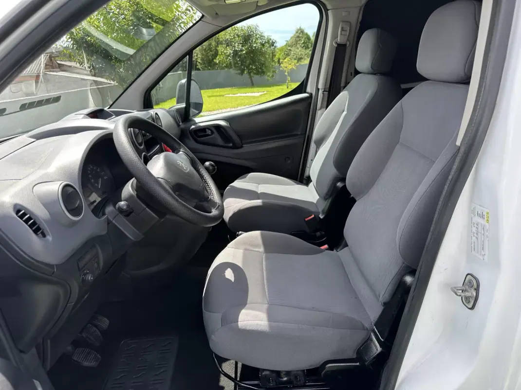 Peugeot PARTNER 1.6 HDI L2 2015 - 6500 EUR, 120000 km - AUTO.MOTO.pt - 120000km - foto 16 de 52
