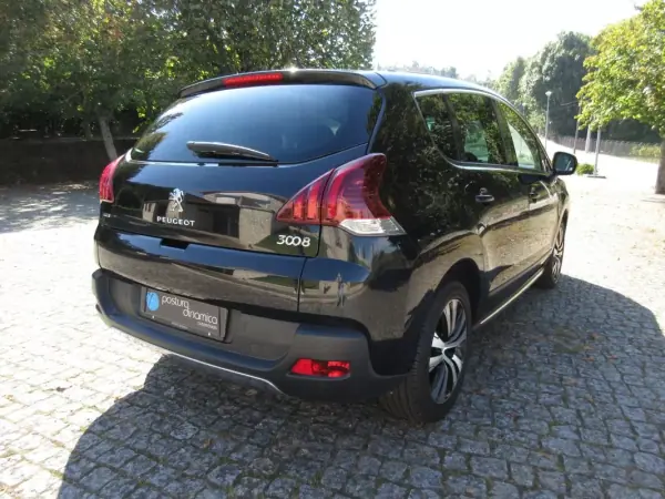 Peugeot 3008 2016 - 13990 EUR, 143000 km - AUTO.MOTO.pt - 143000km - foto 9 de 53