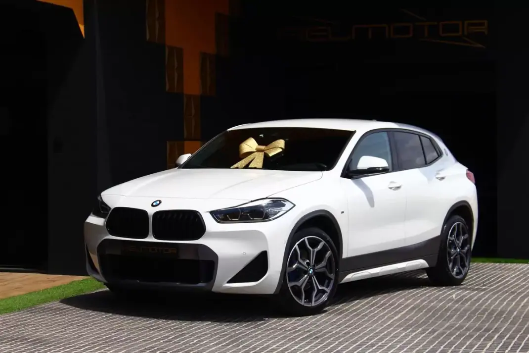 BMW X2 2020 - 26400 EUR, 90000 km - AUTO.MOTO.pt - 90000km - foto 1 de 30