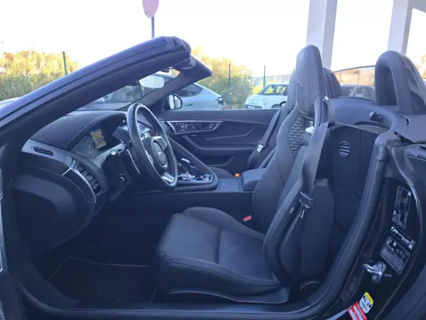 Jaguar F-Type 2022 - 67450 EUR, 11000 km - AUTO.MOTO.pt - 11000km - foto 14 de 19