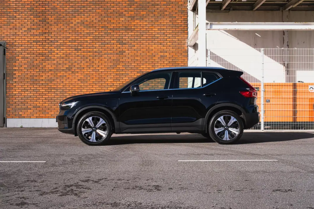 Volvo XC 40 2022 - 28900 EUR, 138050 km - AUTO.MOTO.pt - 138050km - foto 2 de 25