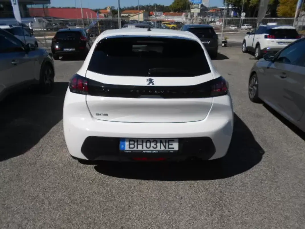 Peugeot 208 2024 - 15900 EUR, 42008 km - 42008km - foto 5 de 12