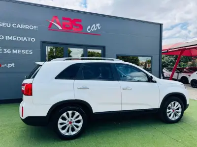 Kia Sorento 2015 - 18900 EUR, 199000 km - AUTO.MOTO.pt - 199000km - foto 12 de 30
