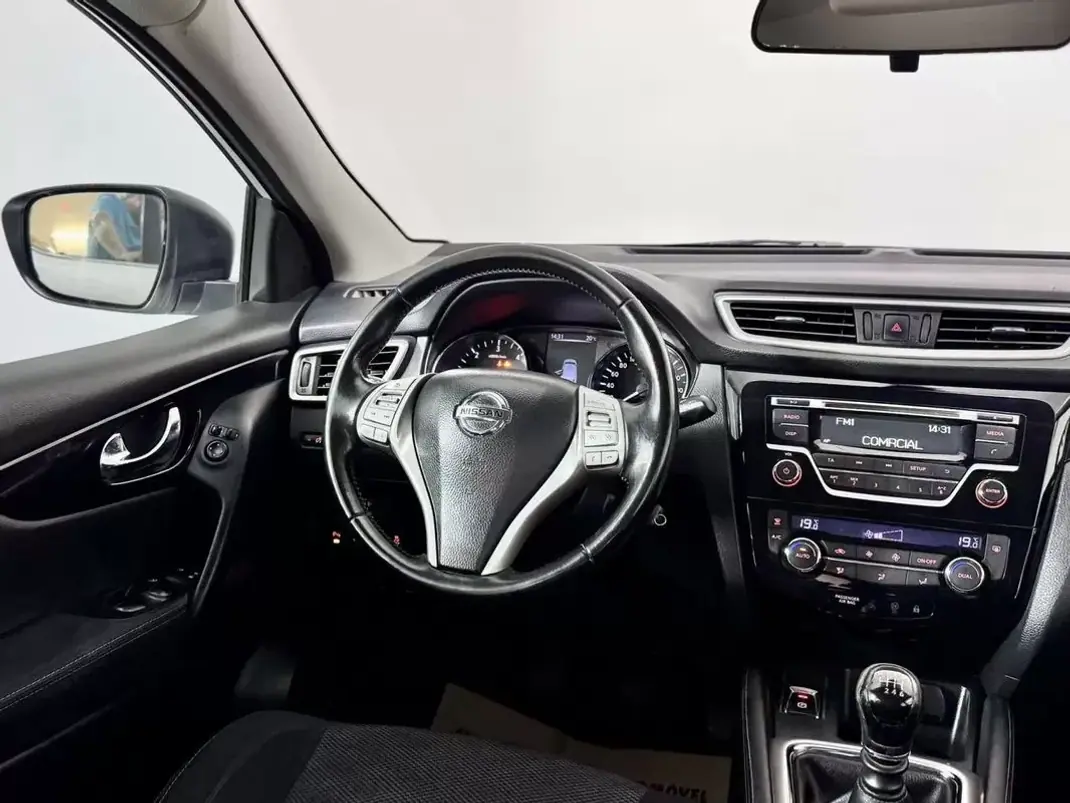 Nissan Qashqai 2015 - 13750 EUR, 96000 km - 96000km - foto 23 de 45