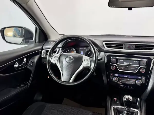 Nissan Qashqai 2015 - 13750 EUR, 96000 km - AUTO.MOTO.pt - 96000km - foto 23 de 45