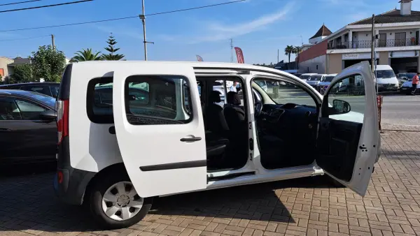 Renault Kangoo 2019 - 18900 EUR, 210580 km - AUTO.MOTO.pt - 210580km - foto 6 de 28