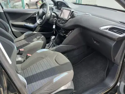 Peugeot 208 2013 - 7450 EUR, 80448 km - AUTO.MOTO.pt - 80448km - foto 20 de 25