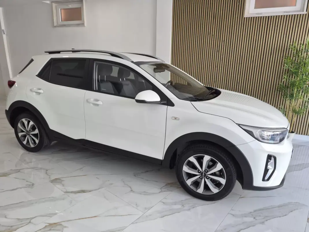 Kia Stonic 2024 - 16500 EUR, 45414 km - 45414km - foto 2 de 26