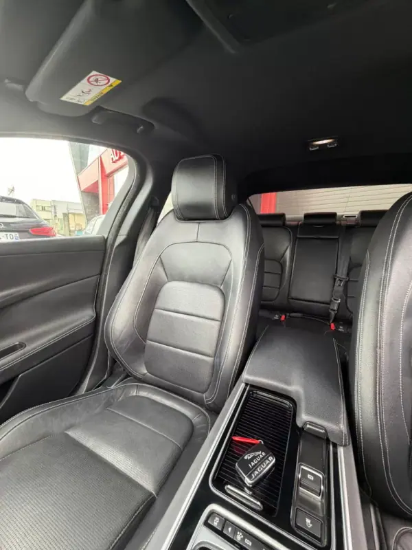 Jaguar XE 2018 - 17000 EUR, 273353 km - AUTO.MOTO.pt - 273353km - foto 13 de 20