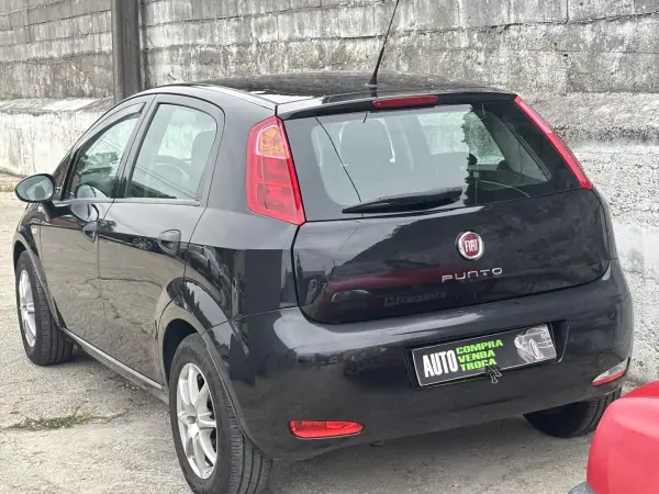 Fiat Punto Evo 2015 - 4500 EUR, 135000 km - AUTO.MOTO.pt - 135000km - foto 5 de 17