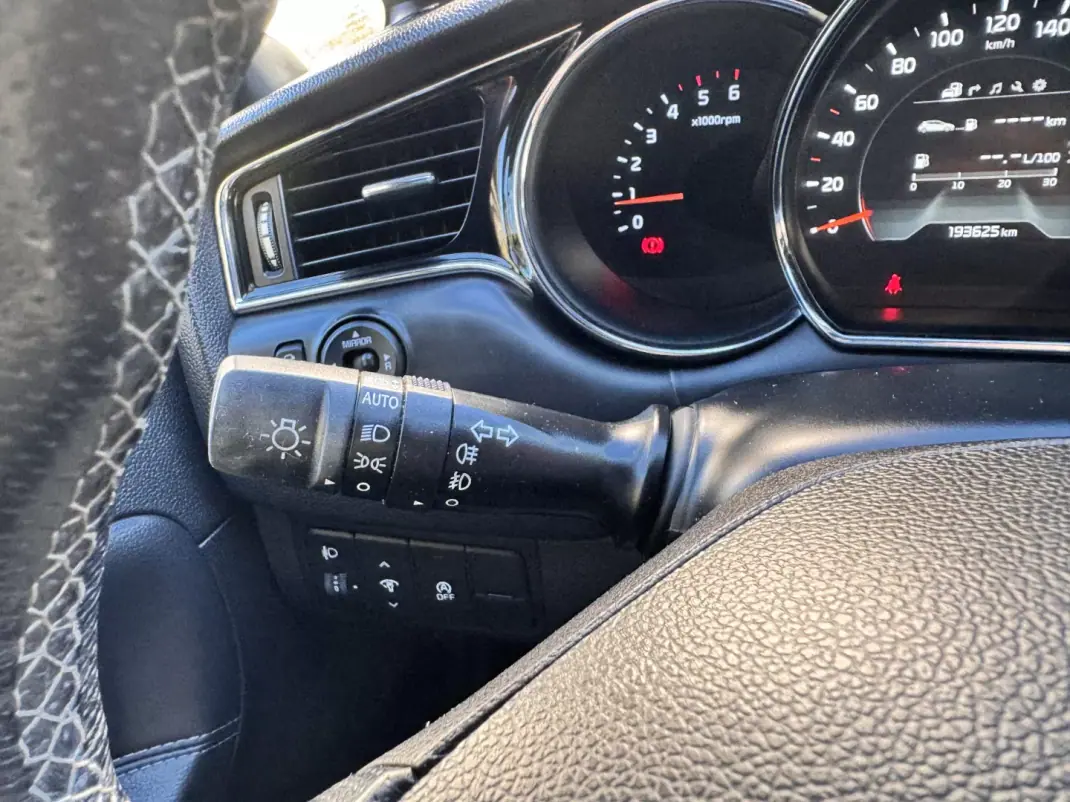 Kia Ceed SW 2016 - 10900 EUR, 193625 km - 193625km - foto 13 de 25