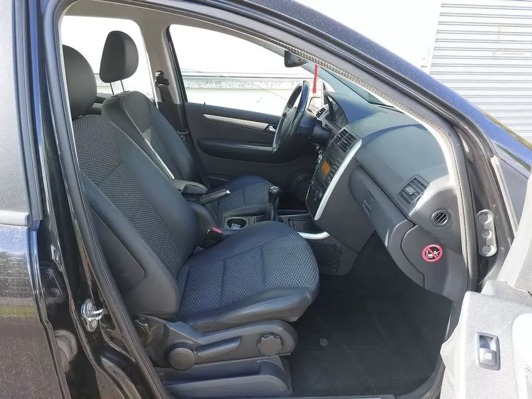 Mercedes-Benz A 200 2010 - 7890 EUR, 186918 km - 186918km - foto 9 de 11