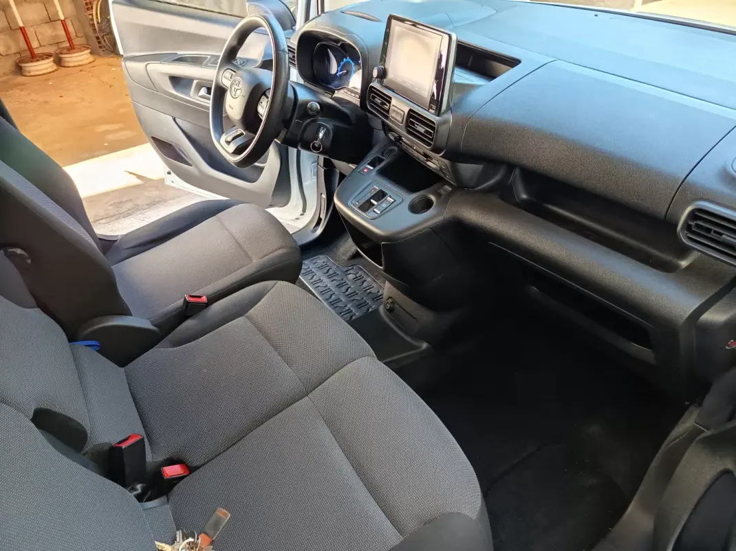 Toyota Proace Verso Electric 2022 - 17990 EUR, 78900 km - 78900km - foto 21 de 22