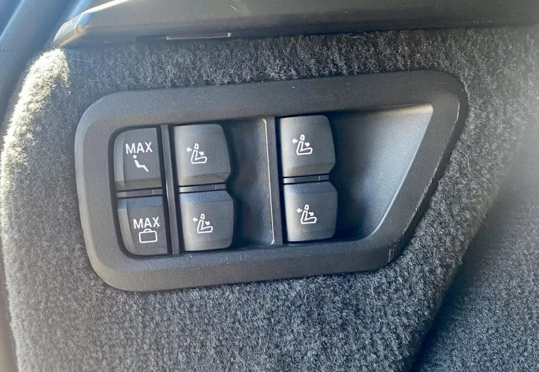 BMW X7 2021 - 84900 EUR, 69000 km - AUTO.MOTO.pt - 69000km - foto 37 de 49