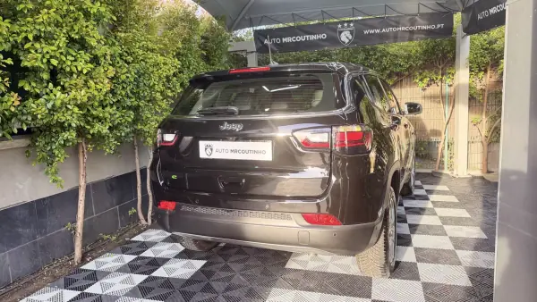 Jeep Compass 2024 - 29500 EUR, 11000 km - AUTO.MOTO.pt - 11000km - foto 4 de 31