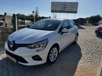Renault Clio 2021 - 16400 EUR, 88000 km - AUTO.MOTO.pt - 88000km - foto 7 de 20