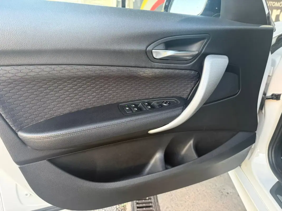 BMW 116 2016 - 18900 EUR, 140456 km - AUTO.MOTO.pt - 140456km - foto 23 de 29
