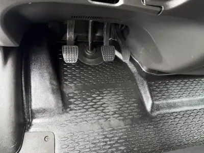 Iveco DAILY 35-140 CONTENTOR E PLATAFORMA 2020 - 28490 EUR, 91000 km - AUTO.MOTO.pt - 91000km - foto 21 de 34