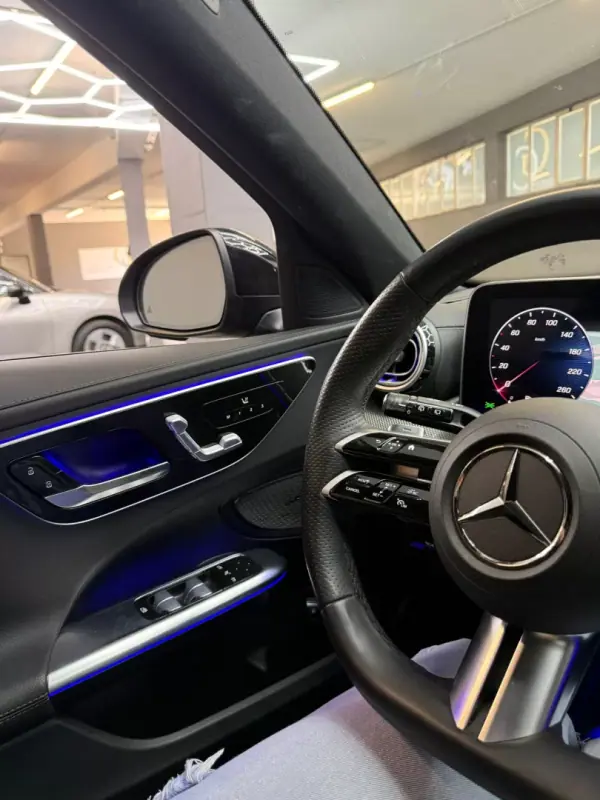 Mercedes-Benz C 300e 2023 - 43500 EUR, 35100 km - AUTO.MOTO.pt - 35100km - foto 7 de 18