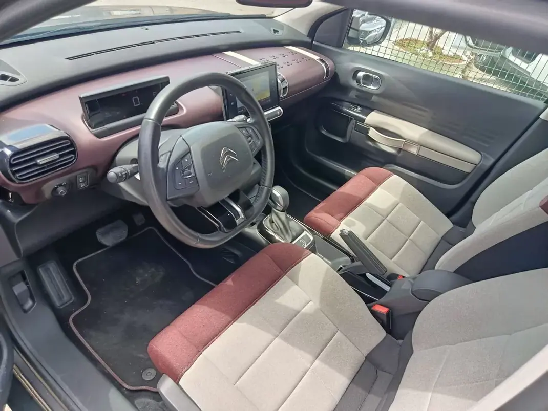 Citroën C4 Cactus 2020 - 14000 EUR, 56660 km - 56660km - foto 11 de 23
