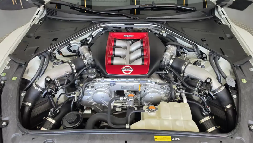 Nissan GT-R 2017 - 300000 EUR, 30685 km - 30685km - foto 32 de 69