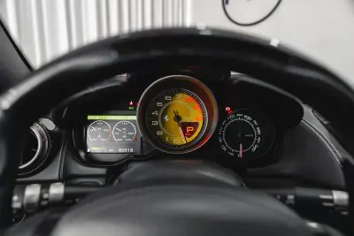Ferrari California 2010 - 114950 EUR, 60515 km - AUTO.MOTO.pt - 60515km - foto 33 de 37