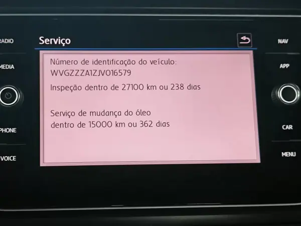 Volkswagen T-Roc 2018 - 15950 EUR, 98741 km - AUTO.MOTO.pt - 98741km - foto 23 de 34