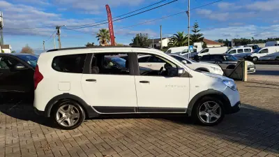Dacia Lodgy 2021 - 15900 EUR, 130712 km - AUTO.MOTO.pt - 130712km - foto 6 de 32
