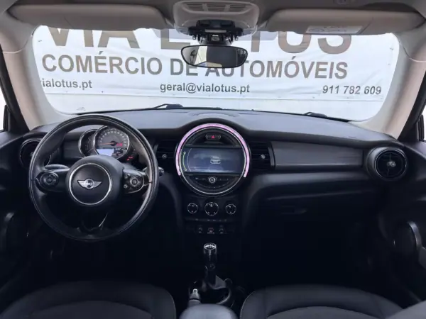 MINI Cooper 2017 - 16900 EUR, 141270 km - AUTO.MOTO.pt - 141270km - foto 19 de 22