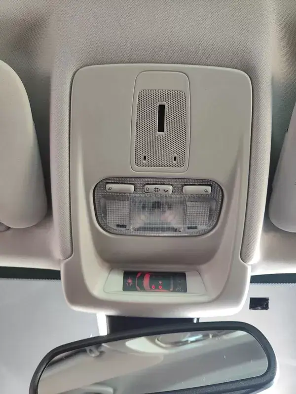 Citroën C5 Tourer 2017 - 9500 EUR, 248400 km - AUTO.MOTO.pt - 248400km - foto 37 de 38