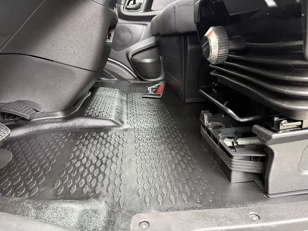 Iveco DAILY 35-140 CONTENTOR E PLATAFORMA 2020 - 28490 EUR, 91000 km - AUTO.MOTO.pt - 91000km - foto 20 de 34