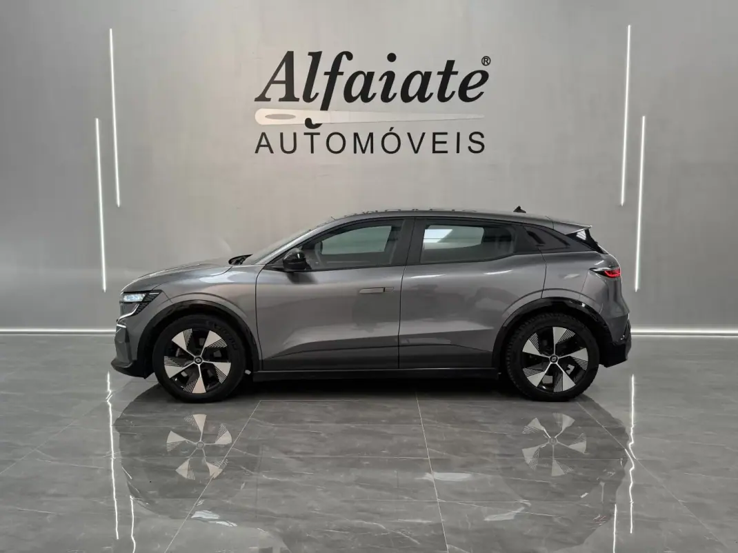 Renault Mégane E-Tech 2022 - 23890 EUR, 71000 km - AUTO.MOTO.pt - 71000km - foto 2 de 6