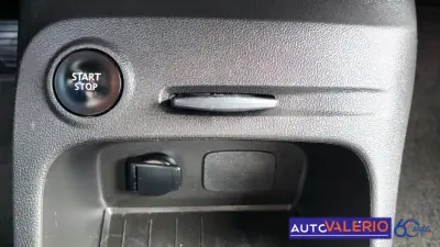 Renault Captur 2019 - 13950 EUR, 61525 km - AUTO.MOTO.pt - 61525km - foto 20 de 30