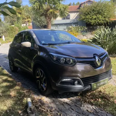 Renault Captur 2014 - 13990 EUR, 146000 km - AUTO.MOTO.pt - 146000km - foto 3 de 22
