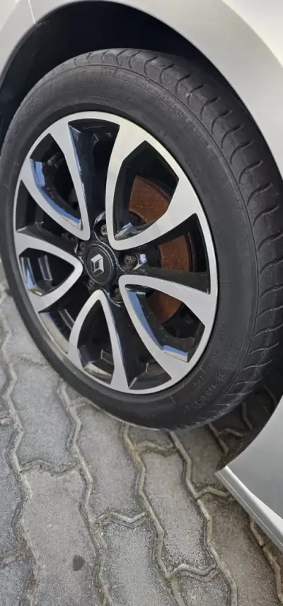 Renault Mégane 2017 - 14900 EUR, 94242 km - AUTO.MOTO.pt - 94242km - foto 12 de 13