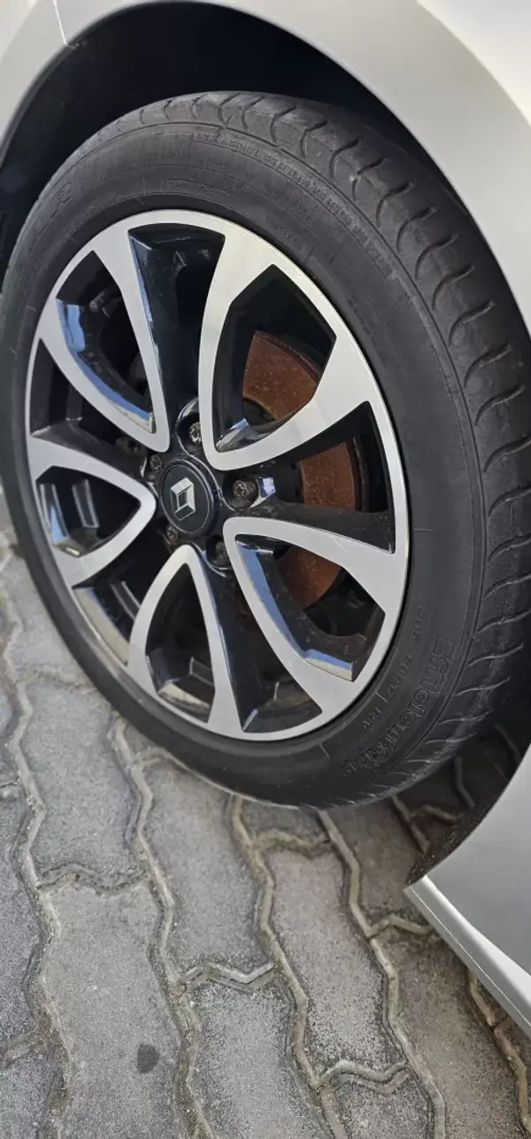 Renault Mégane 2017 - 14900 EUR, 94242 km - AUTO.MOTO.pt - 94242km - foto 12 de 13