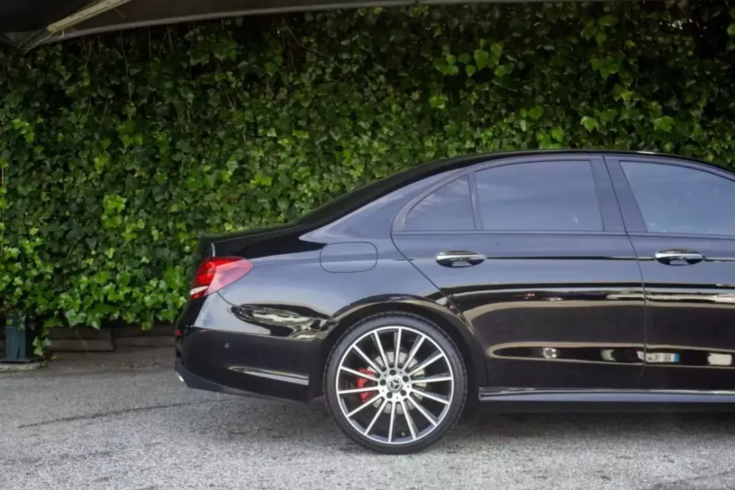 Mercedes-Benz E 300 2019 - 29900 EUR, 168000 km - AUTO.MOTO.pt - 168000km - foto 6 de 22
