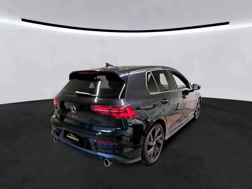 Volkswagen Golf 2023 - 33990 EUR, 20431 km - AUTO.MOTO.pt - 20431km - foto 3 de 8