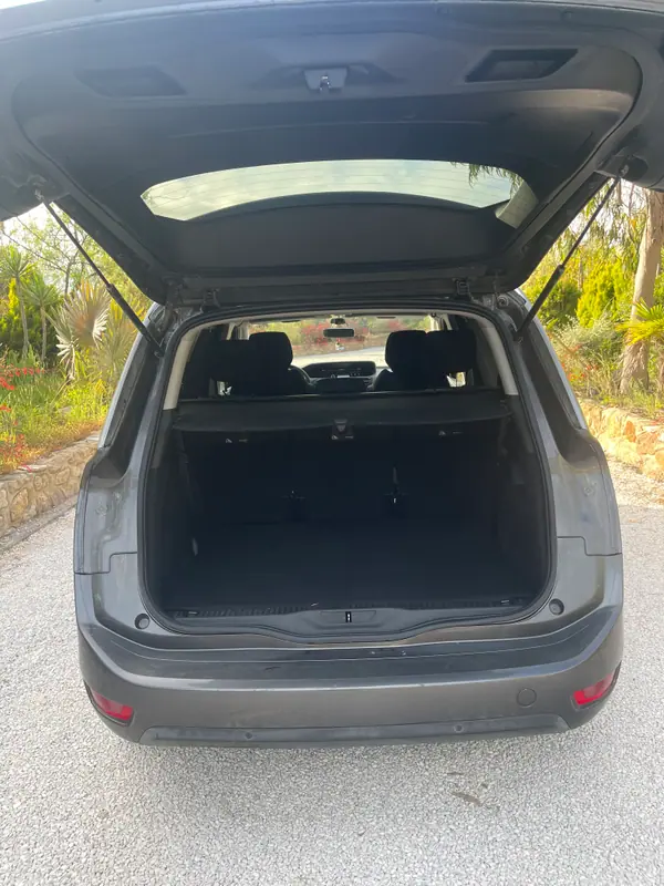 Citroën C4 Grand Picasso 2018 - 8000 EUR, 224000 km - AUTO.MOTO.pt - 224000km - foto 11 de 15