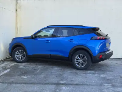 Peugeot e-2008 2022 - 16990 EUR, 109000 km - AUTO.MOTO.pt - 109000km - foto 5 de 12