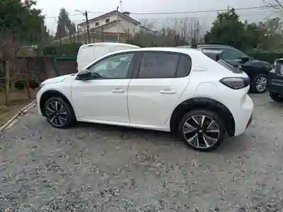 Peugeot 208 2020 - 14750 EUR, 43000 km - AUTO.MOTO.pt - 43000km - foto 6 de 6