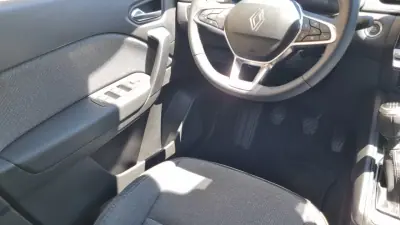 Renault Captur 2025 - 24000 EUR, 10335 km - AUTO.MOTO.pt - 10335km - foto 30 de 36