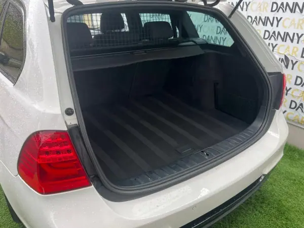 BMW 318 2011 - 14900 EUR, 196000 km - AUTO.MOTO.pt - 196000km - foto 13 de 16