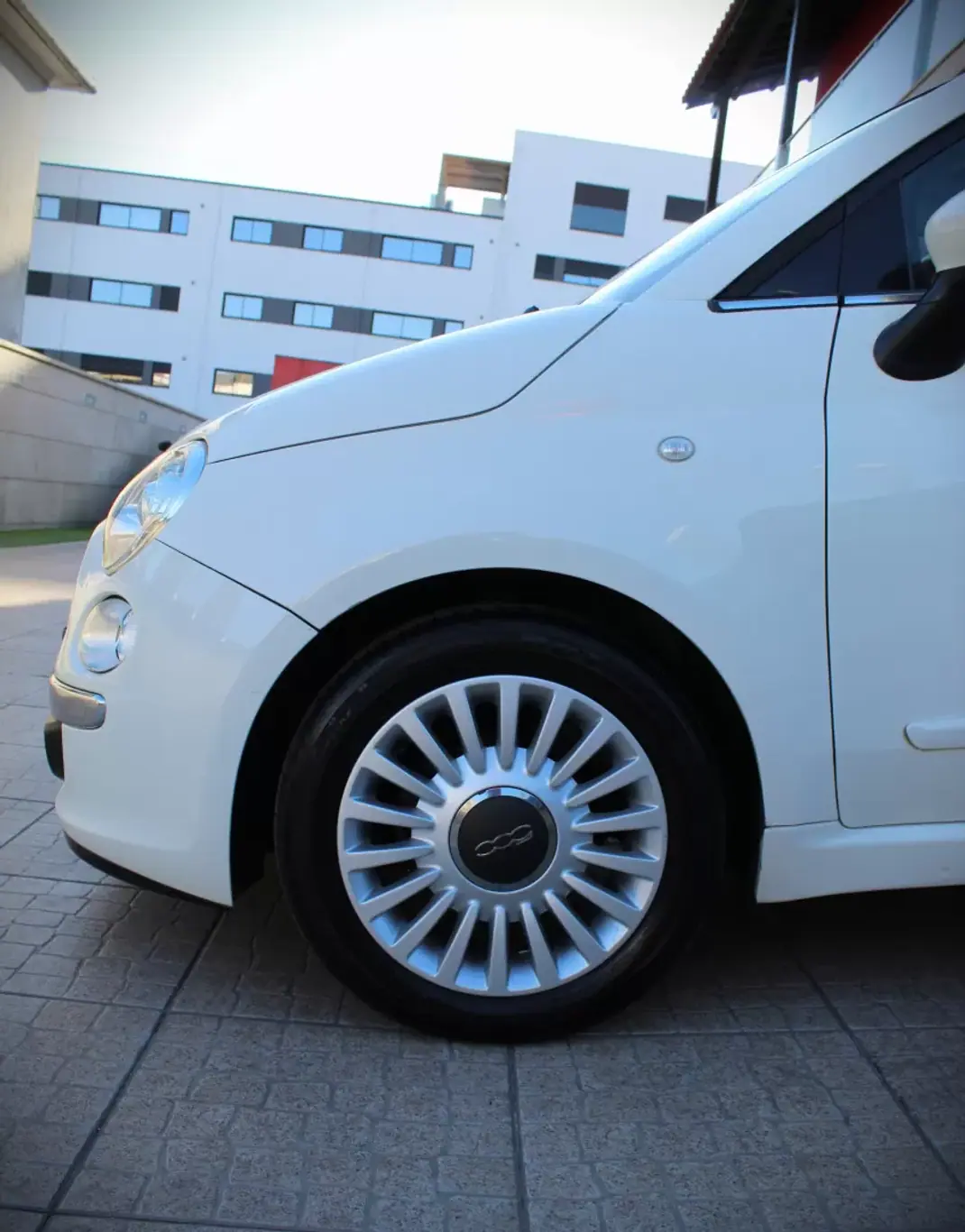 Fiat 500 2013 - 7500 EUR, 171000 km - AUTO.MOTO.pt - 171000km - foto 22 de 26