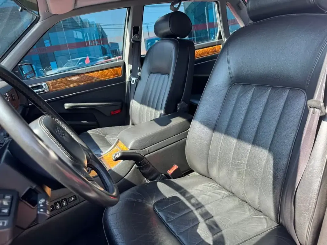 Jaguar Daimler 1990 - 19900 EUR, 146000 km - AUTO.MOTO.pt - 146000km - foto 8 de 14