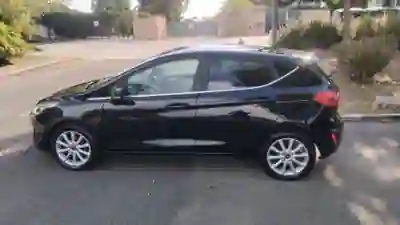 Ford Fiesta 2018 - 7800 EUR, 107000 km - 107000km - foto 8 de 9