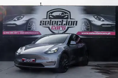 Tesla Model Y 2023 - 37900 EUR, 80000 km - foto 3 de 29