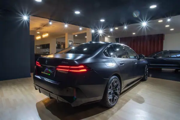 BMW i5 2023 - 79000 EUR, 35700 km - AUTO.MOTO.pt - 35700km - foto 4 de 20
