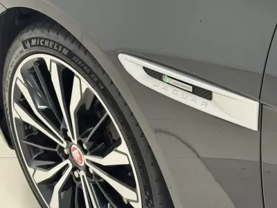 Jaguar XE 2016 - 15990 EUR, 184000 km - AUTO.MOTO.pt - 184000km - foto 10 de 26