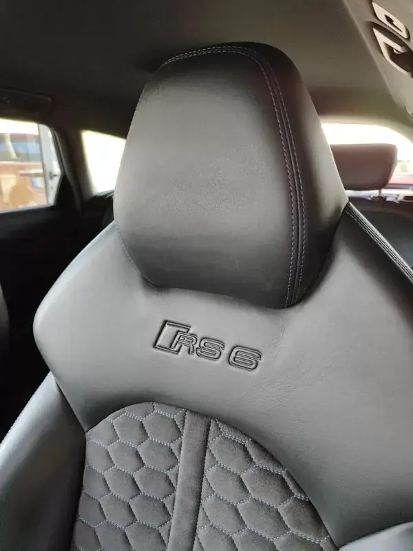 Audi RS6 Avant 2017 - 76500 EUR, 157500 km - AUTO.MOTO.pt - 157500km - foto 44 de 48